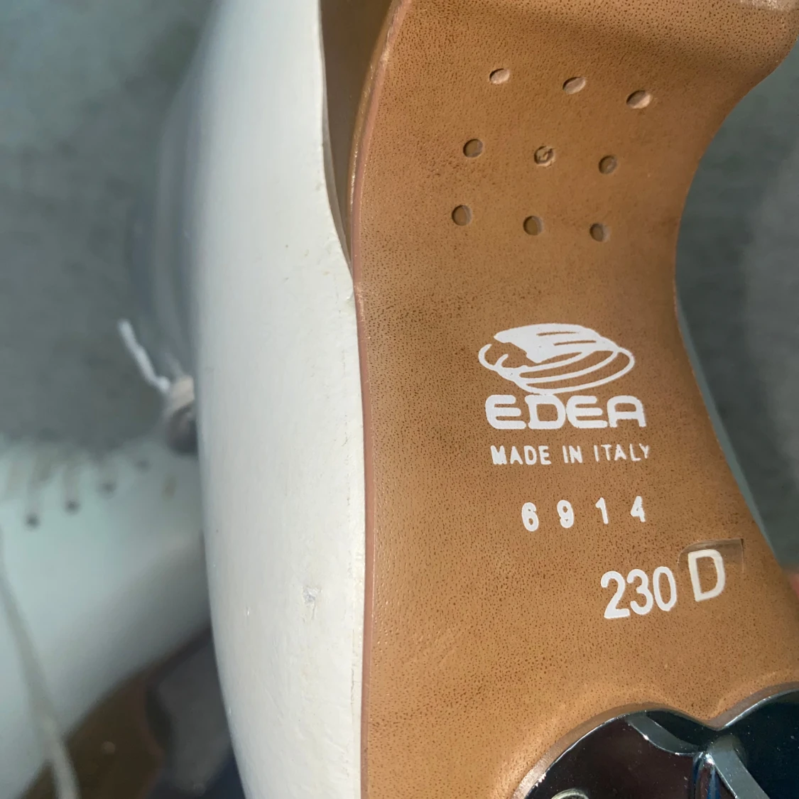 Vita konståkningsskridskor från Edea - 4