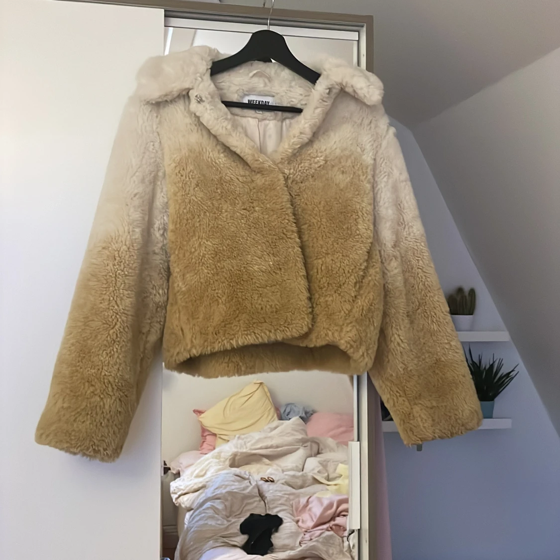 Beige teddyjacka med huva från NA-KD - 2