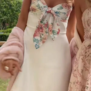 Zara klänning  - Viral Zara klänning i storlek M passar som en S använd endast 1 gång 