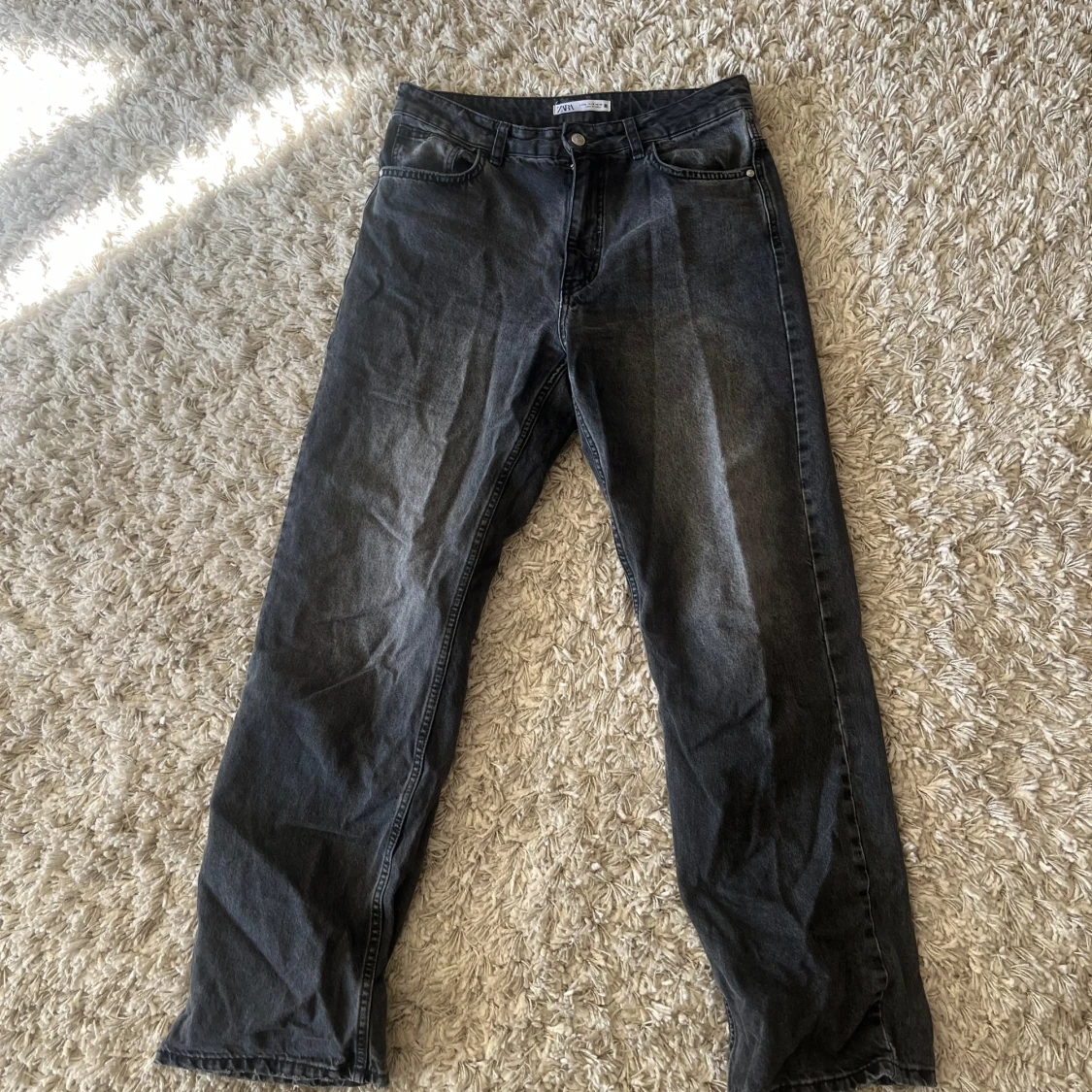 Raka svarta jeans från Zara - 2