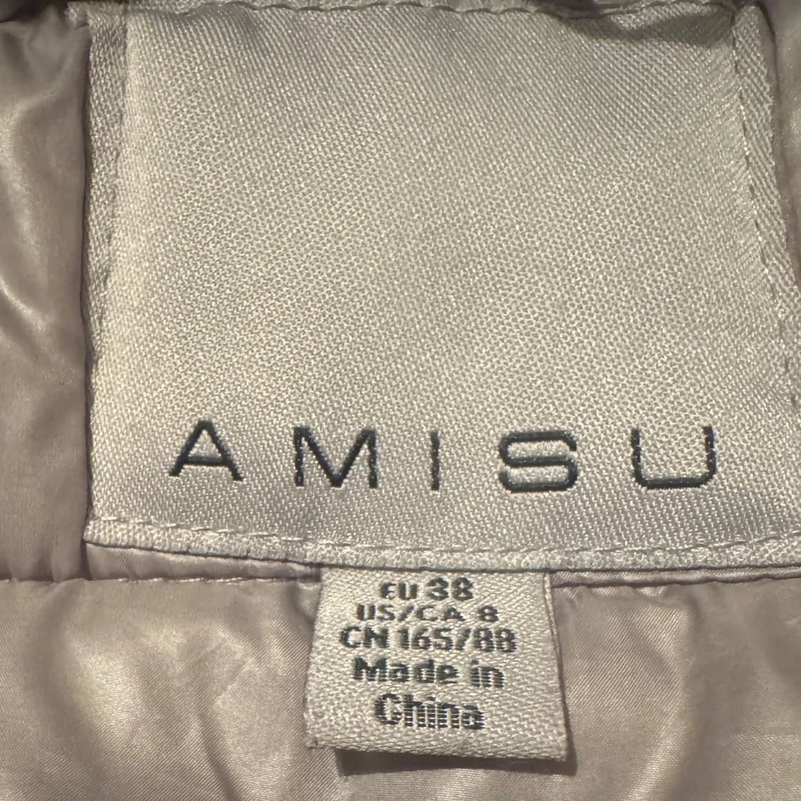 Jacka från Amisu, New Yorker  - 3