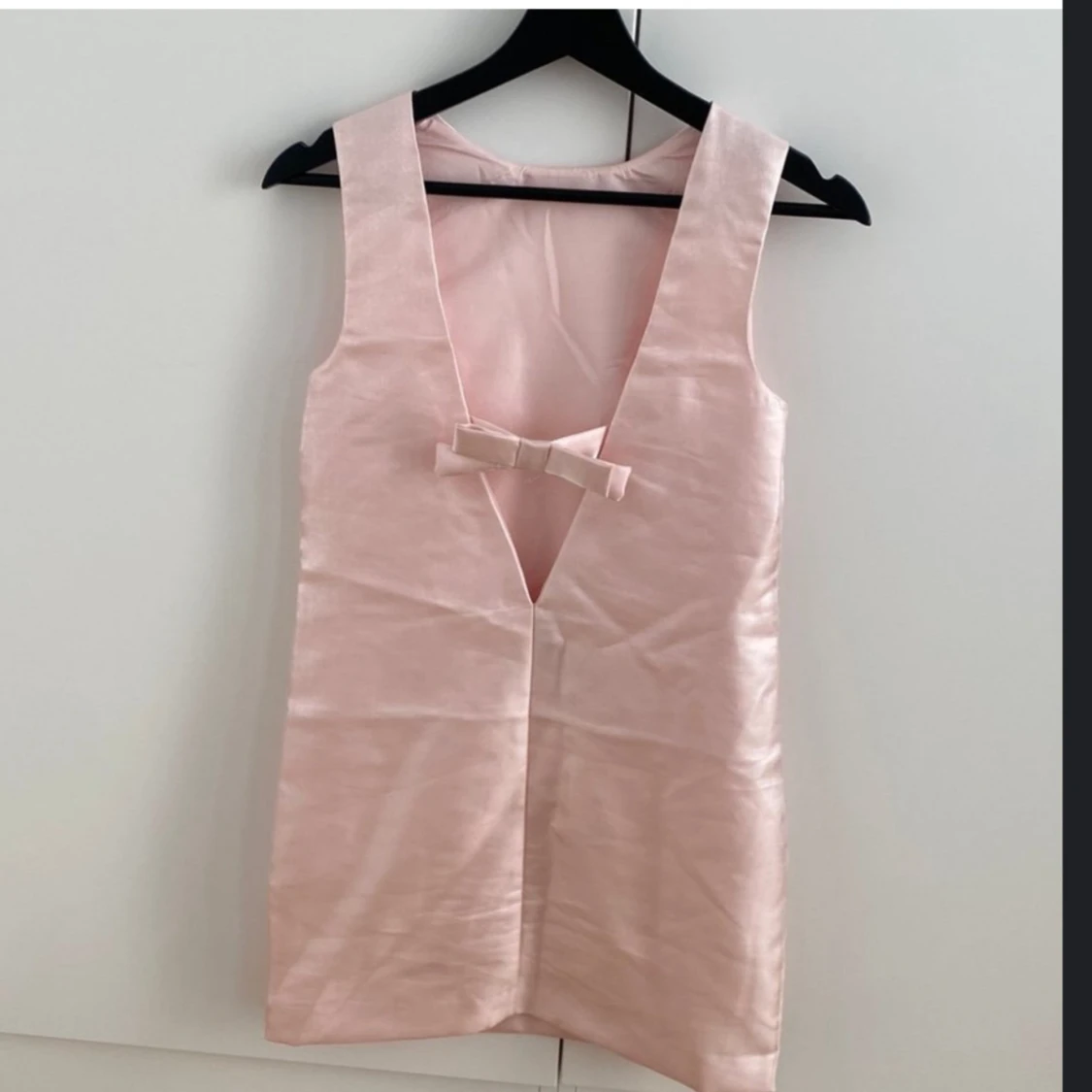 Hm slutsåld klänning rosa rosett