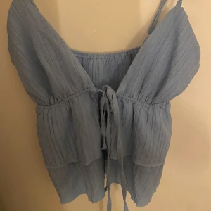 Blå linnetopp - Super söt men för liten tyvärr!