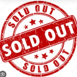 Maurinblåa  mjukisbyxor från Polo Ralph Lauren - Svarta mjukisbyxor från Polo Ralph Lauren med dragsko i midjan och två sidofickor. Byxorna har en liten röd broderad logga på vänster sida och är tillverkade i mjukt material. Perfekta för en avslappnad stil.