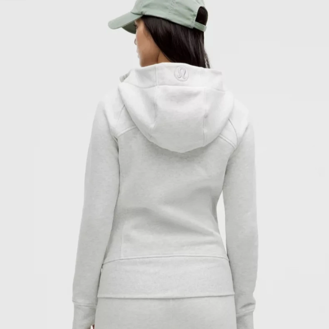 Ljusgrå zip hoodie från Lululemon - 1