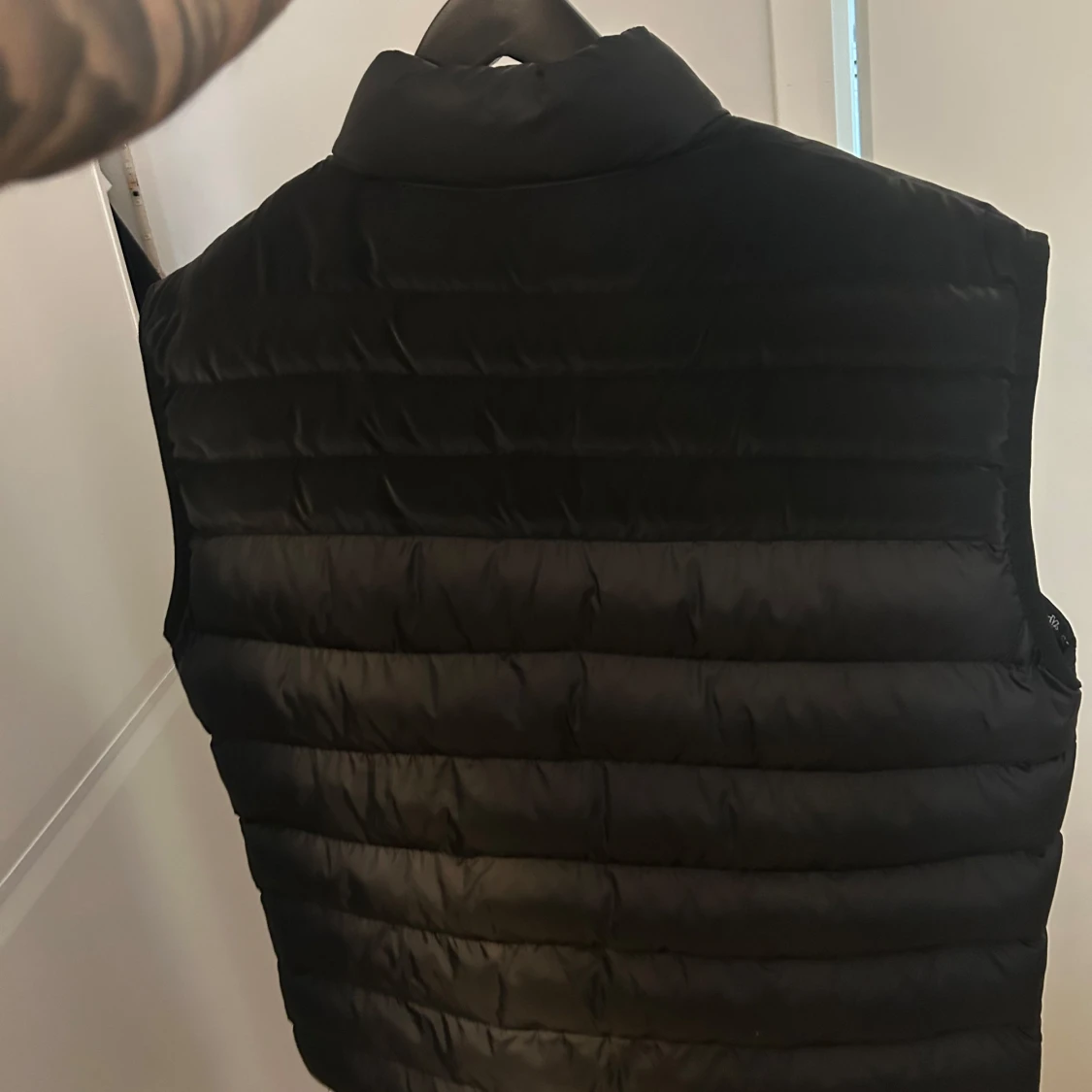 Svart dunväst från Moncler - 1