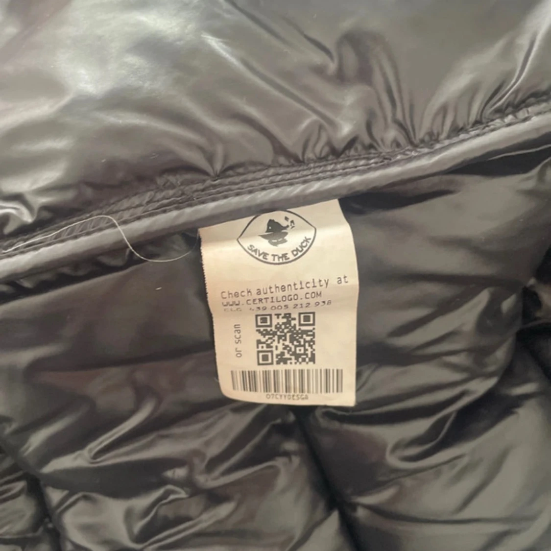 Svart pufferjacka från Save The Duck - 3