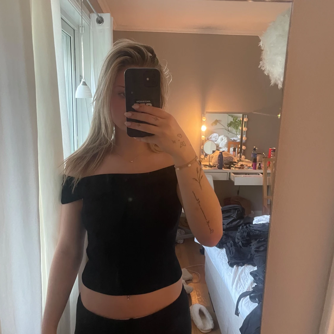 Svart offshoulder topp från H&M