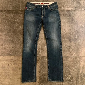 Tramarossa jeans  - Feta tramarossa jeans storlek 31. Skicka dm för mått eller annat. Skicka gärna prisförslag!