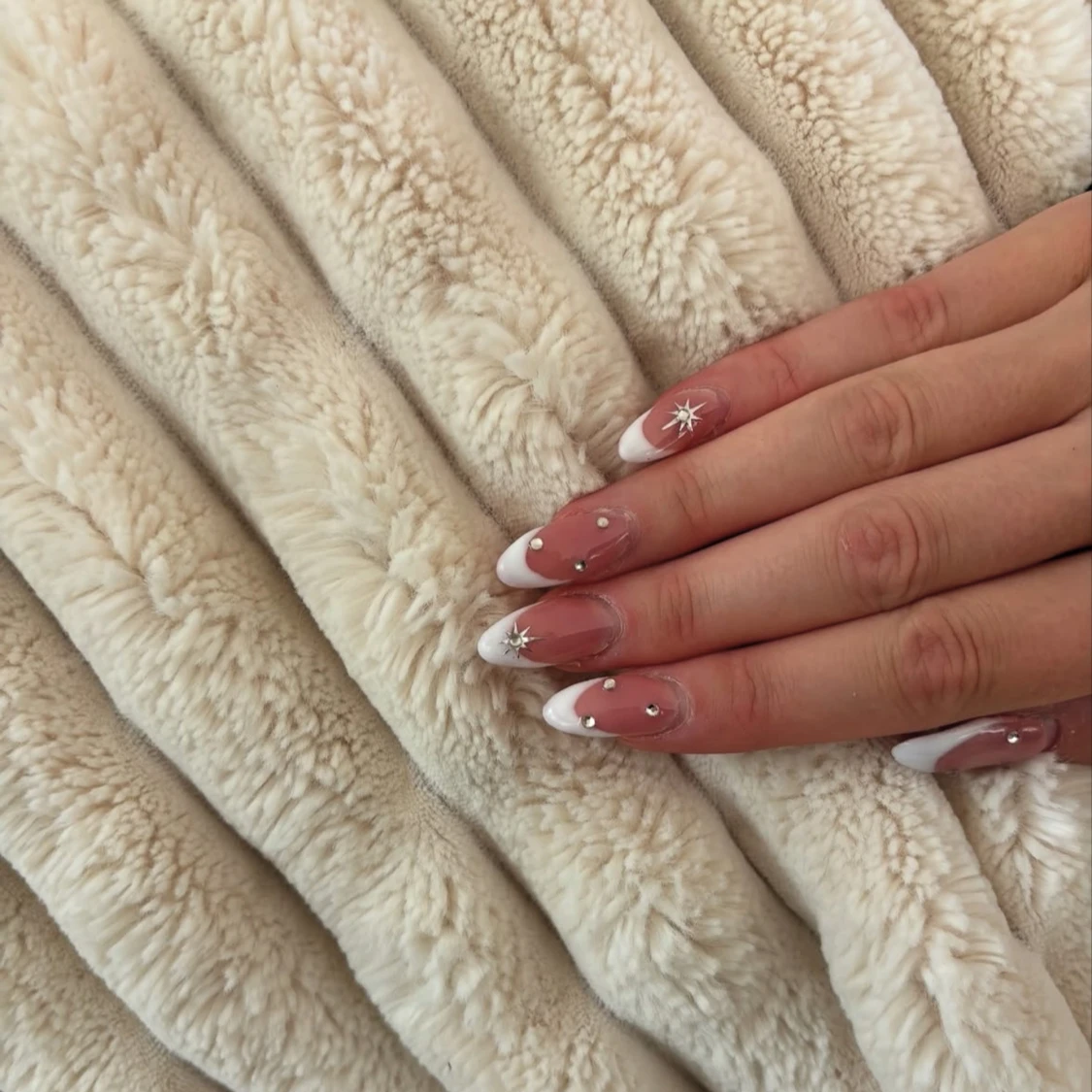 Handgjorda lösnaglar