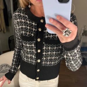 Riktgt snygg cardigan  - Helt ny, stilren!!❣️❣️