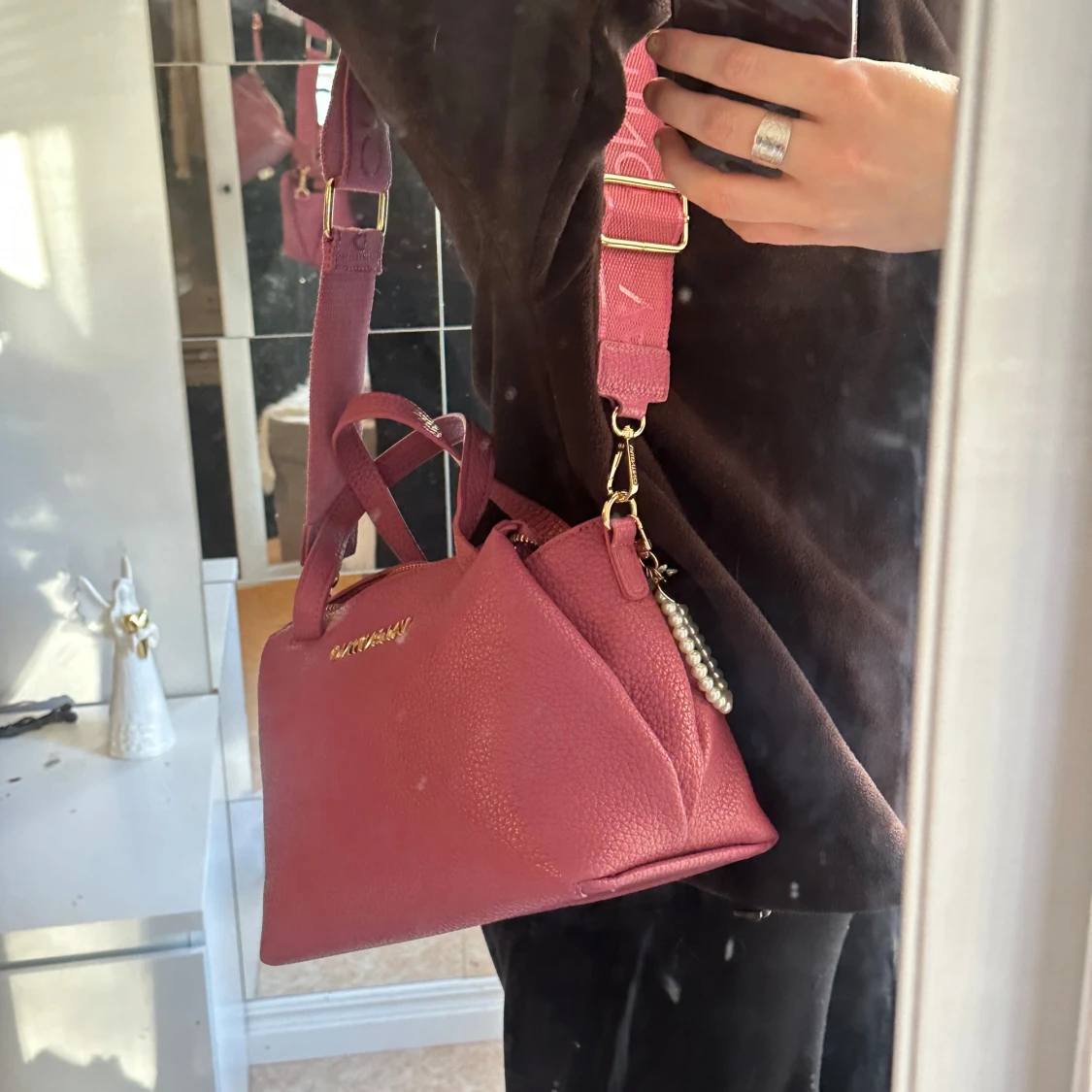 Rosa axelväska från Valentino - 1