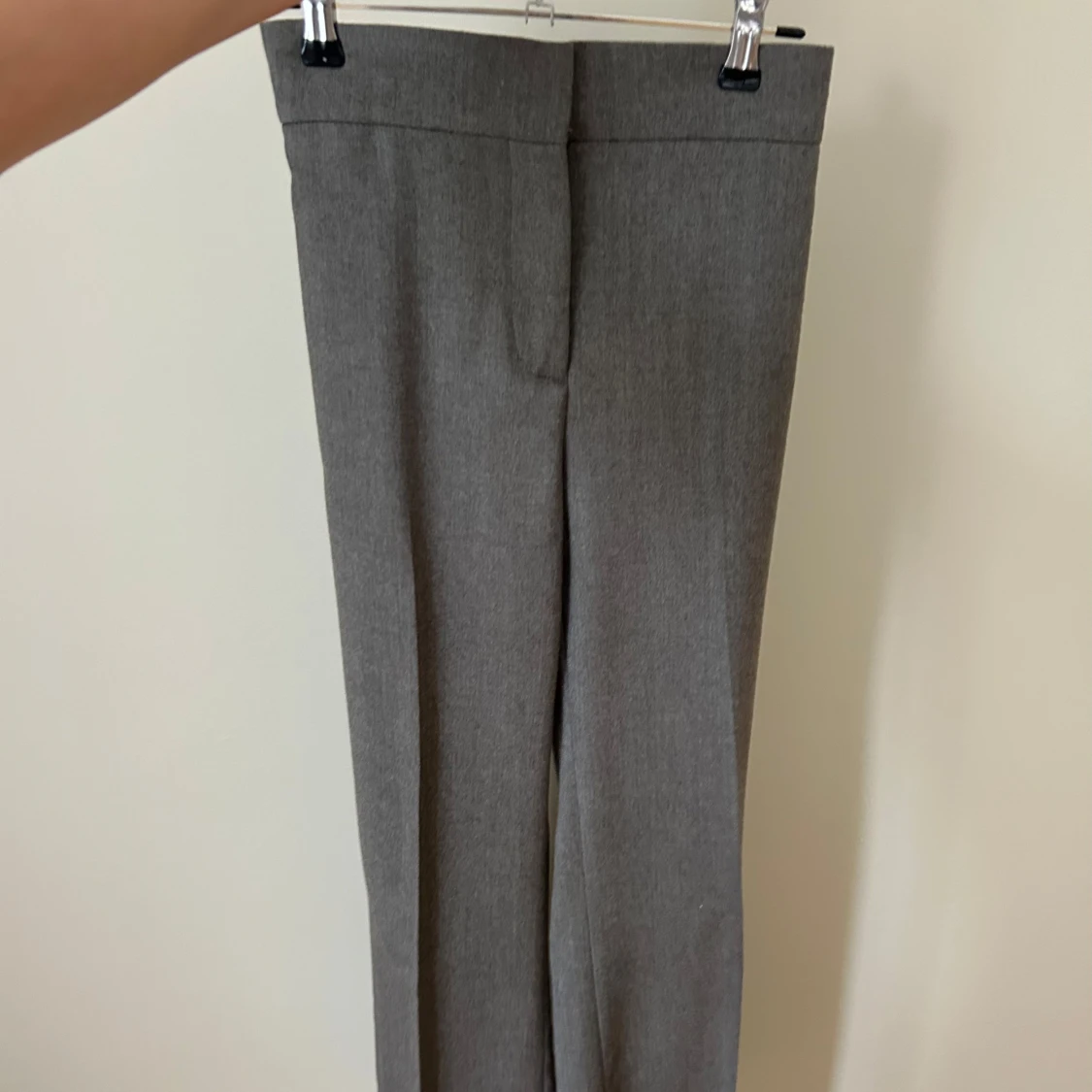 Grå kostymbyxor - Zara - 2