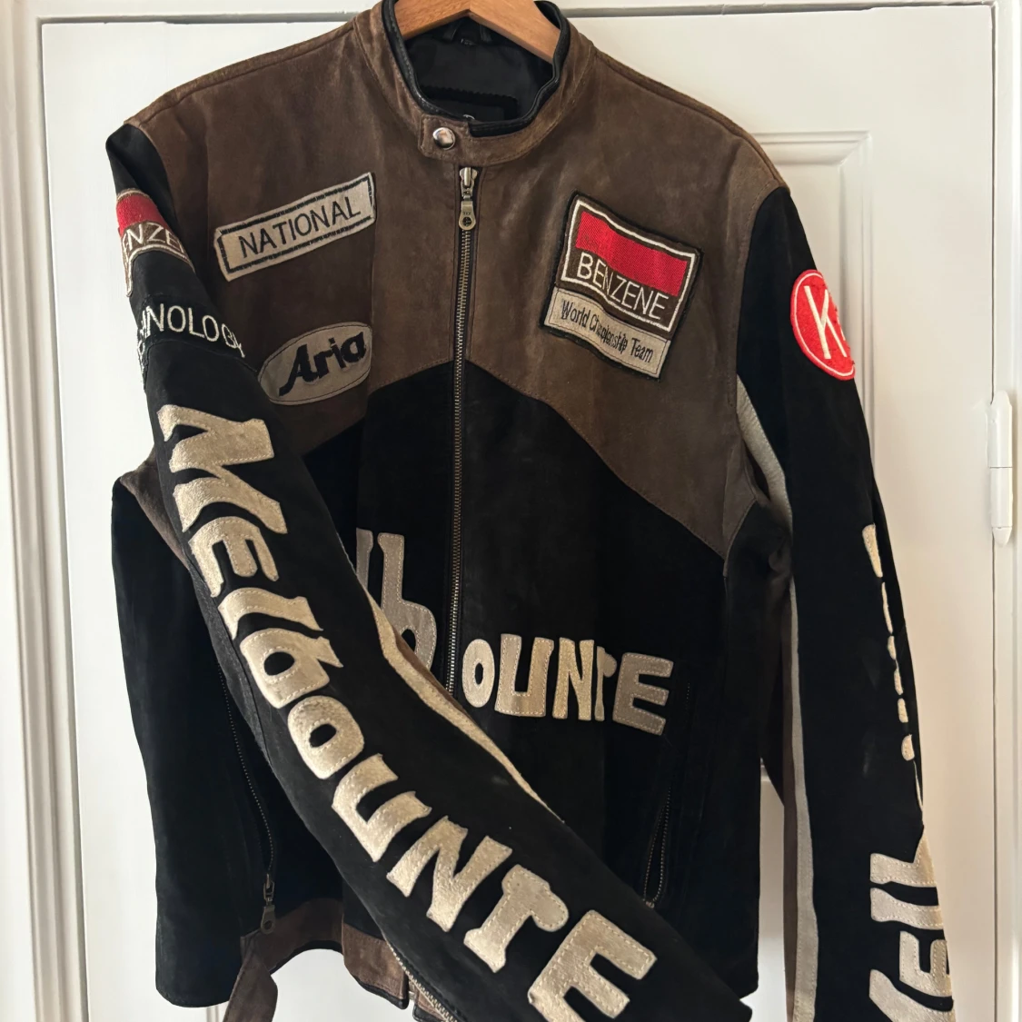 Skinnjacka med patchar - 1