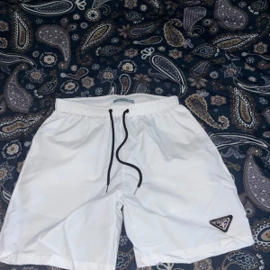 Prada shorts - Hej säljer mina nya prada shorts 