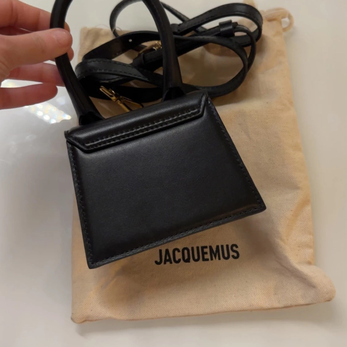 Jacquemus svart minihandväska i skinn - 2