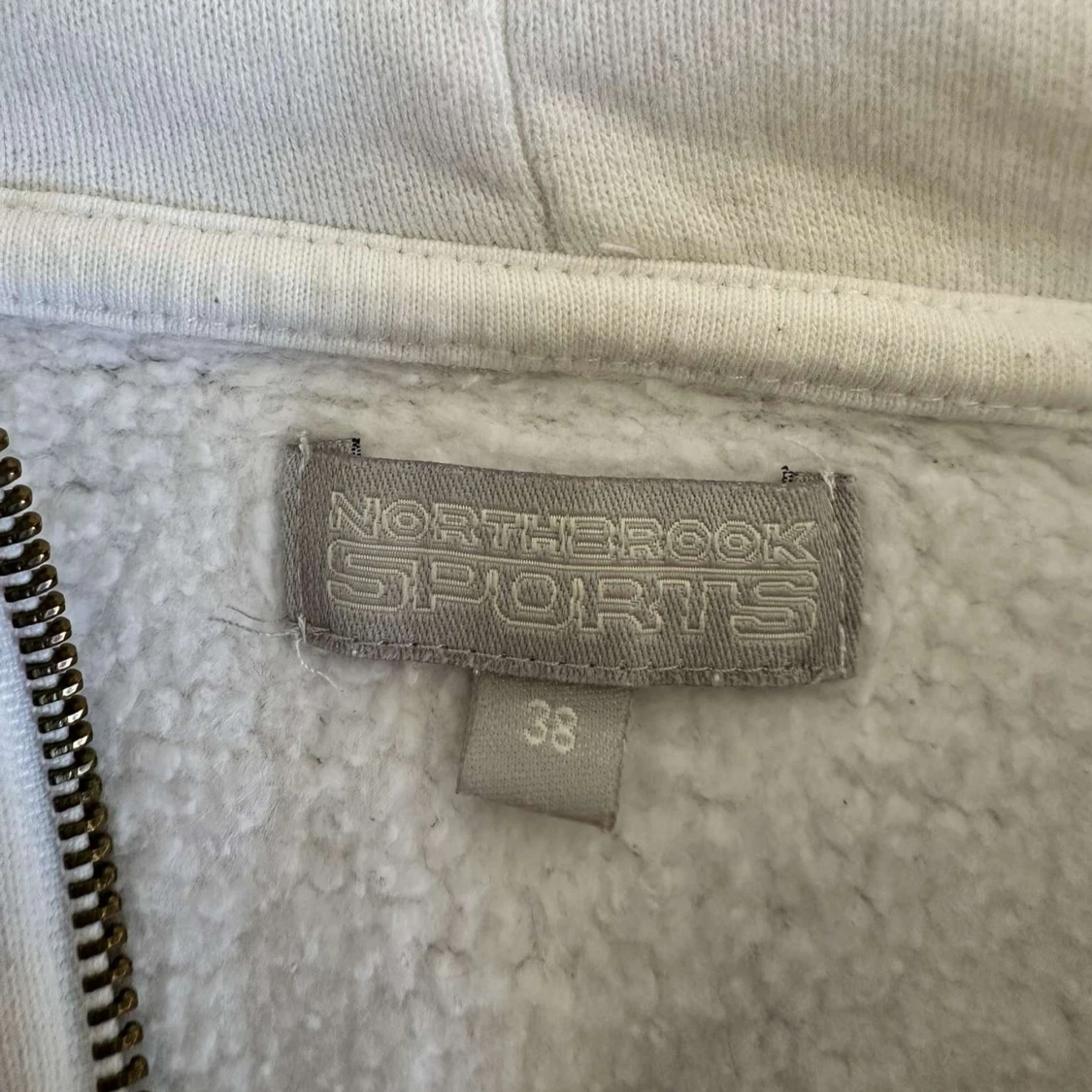 Vit hoodie från Northbrook Sports - 3