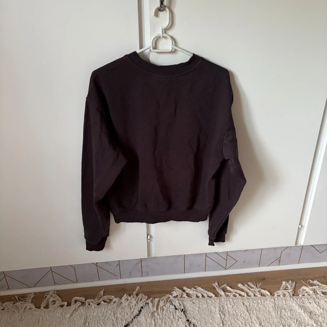 Grå Nebraska sweatshirt från H&M Divided - 1