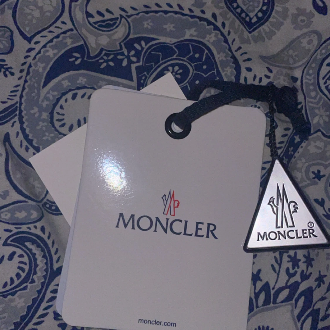 Svart Moncler pufferjacka med huva - 4