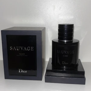 Dior sauvage elixir  - Dior sauvage elixir köpt på NK för 1900 kr. Kvitto finns, endast testat några gånger så i princip 60 ml kvar 