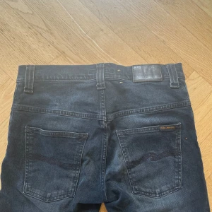 Nudie jeans - Riktigt fina Nudie jeans som jag nu ägt i ca 1 år. W30 L31