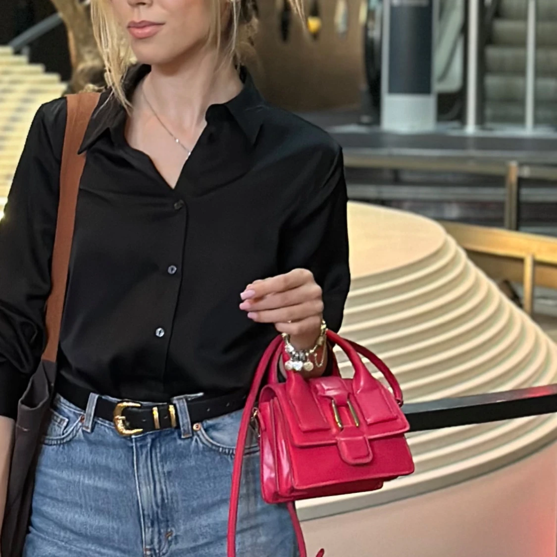 Mini rosa handväska med axelrem