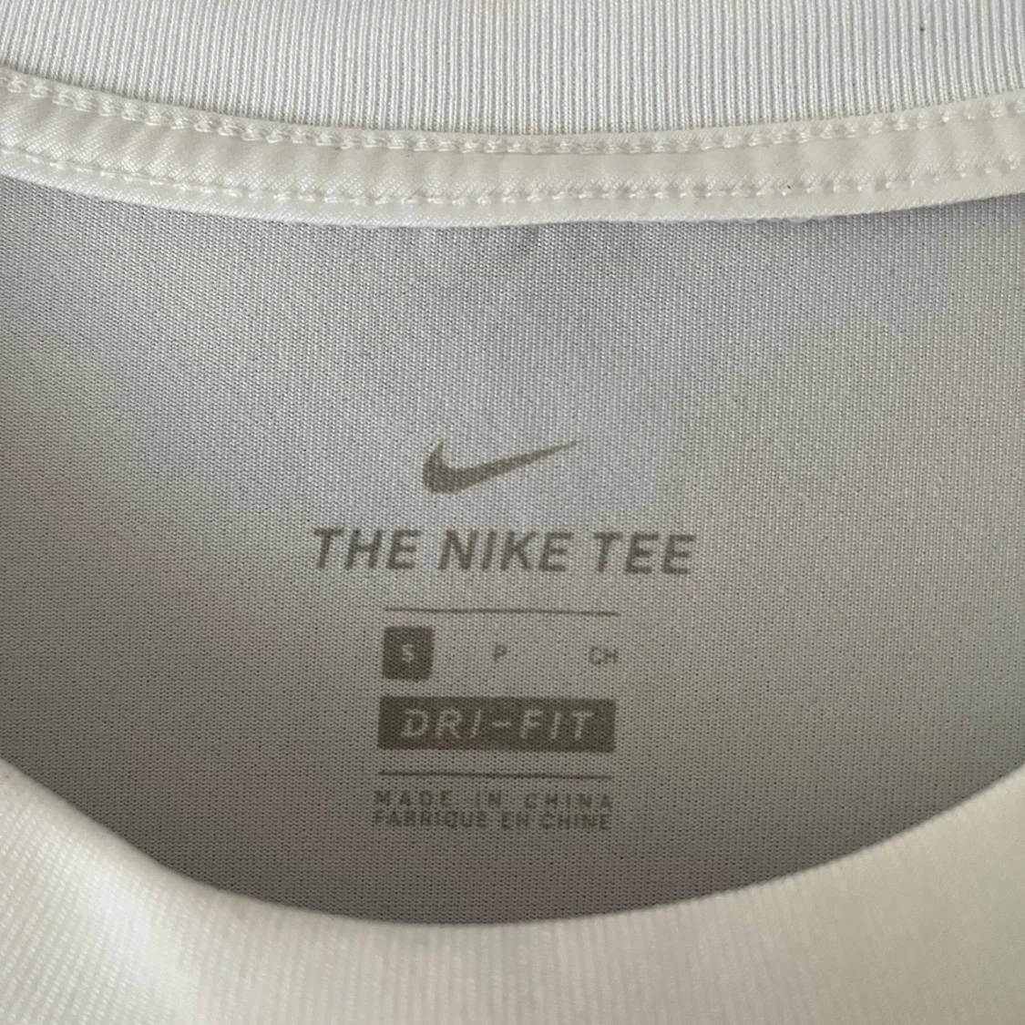 Vit tränings t-shirt från Nike - 3