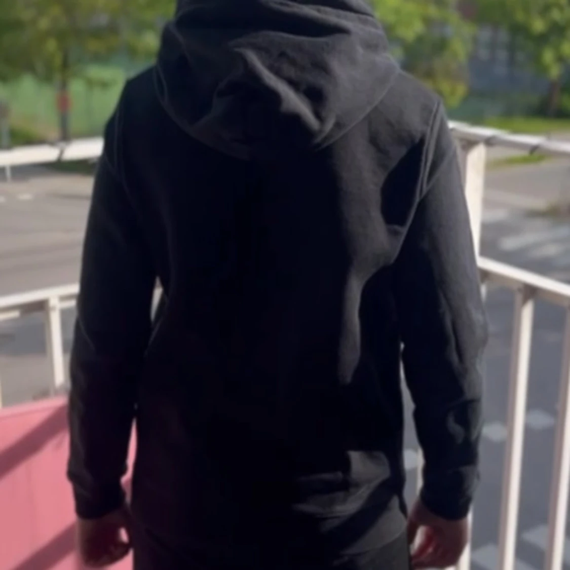 Svart hoodie från Calvin Klein Jeans - 2