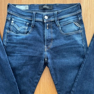 Replay anbass hyperflex - • Skick mycket bra ✅ • Storlek 29/32 📏 • Pris förhandlingsbart 💸 • Fler bilder går att få 📸  • Mått går att få 📐 