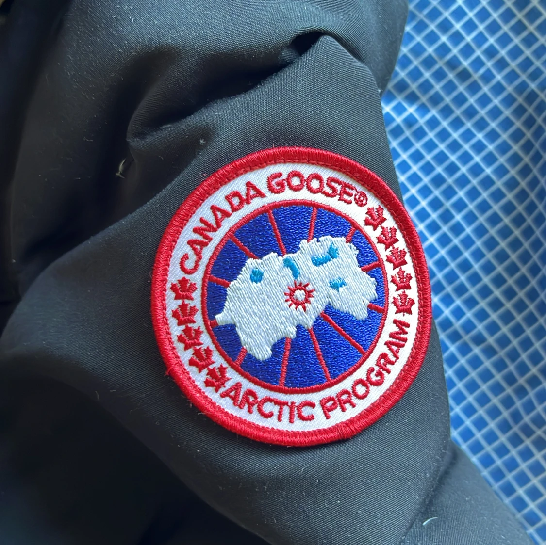 Svart pufferjacka från Canada Goose - 4