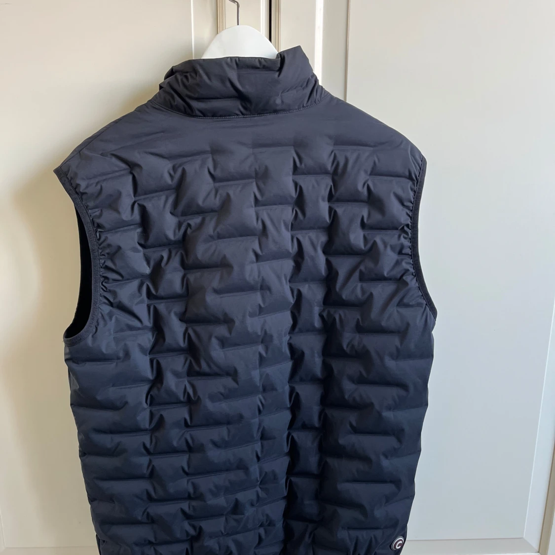 Svart dunväst från Colmar - 1