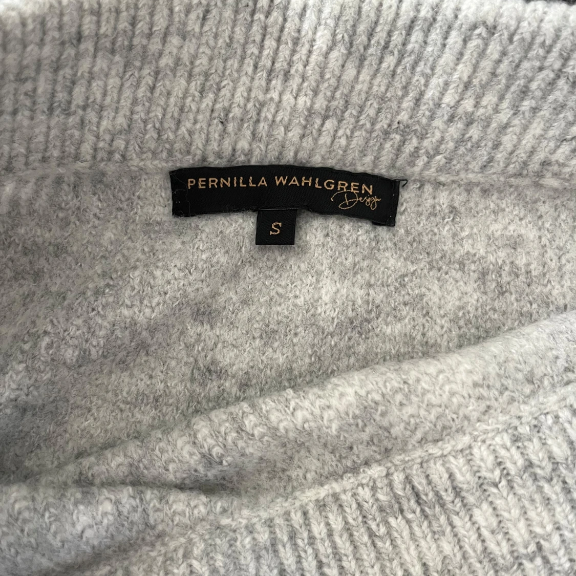 Ljusgrå stickad långkjol  - 2