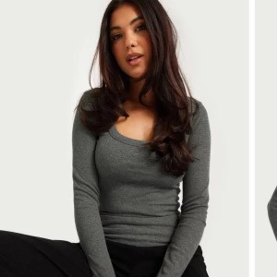 Mörkgrå långärmad topp