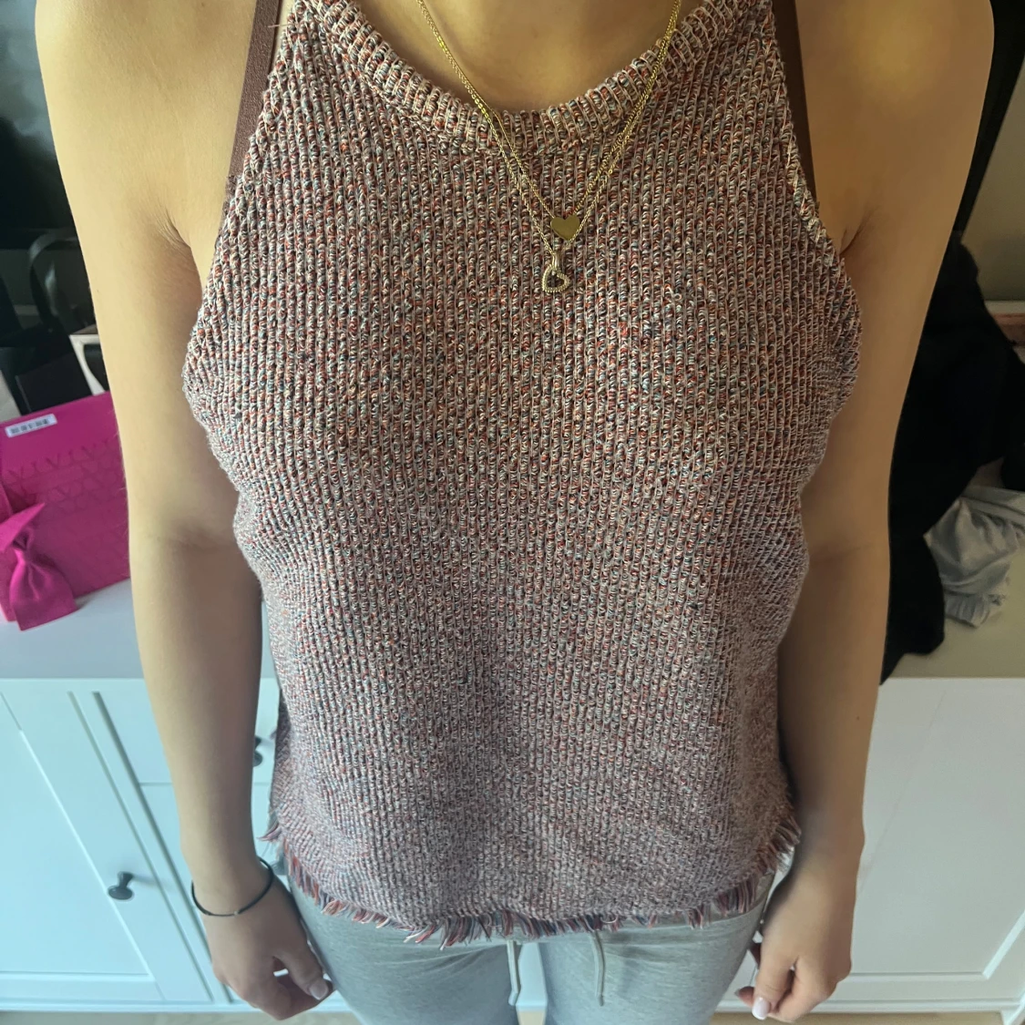 Stickad linnefärgad linnetopp