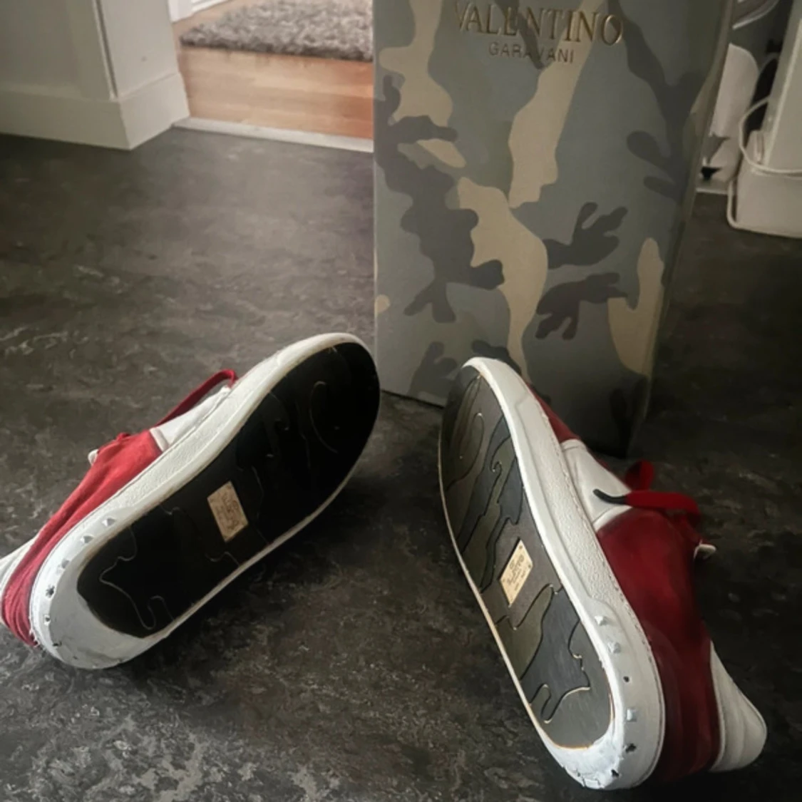 Röda valentino flycrew - 2