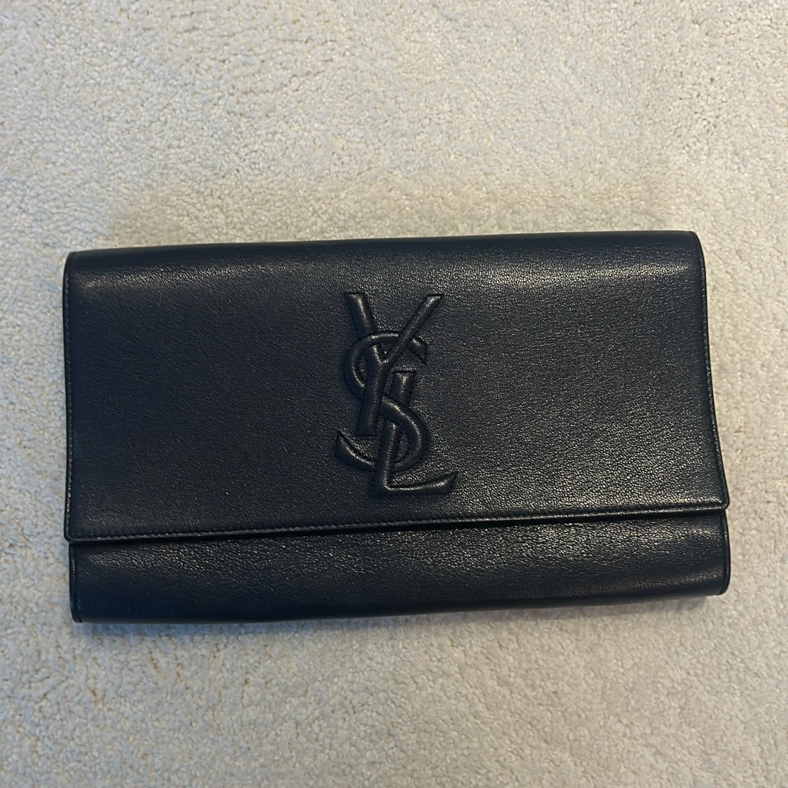 Svart clutch från YSL