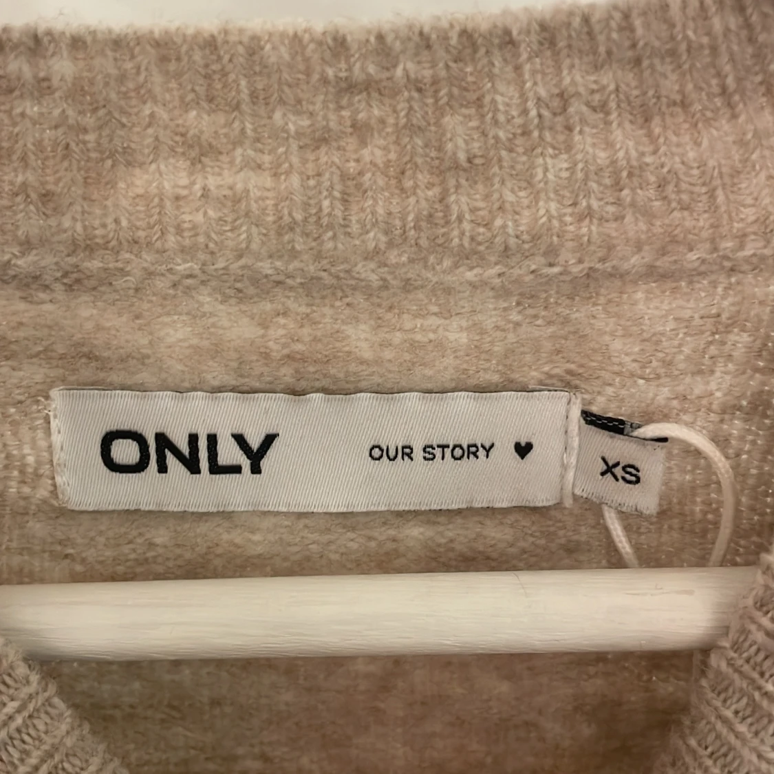 Beige stickad tröja från ONLY - 2