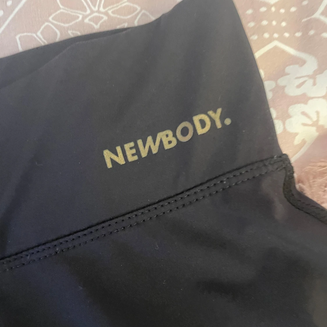 Svarta leggings från Newbody - 1