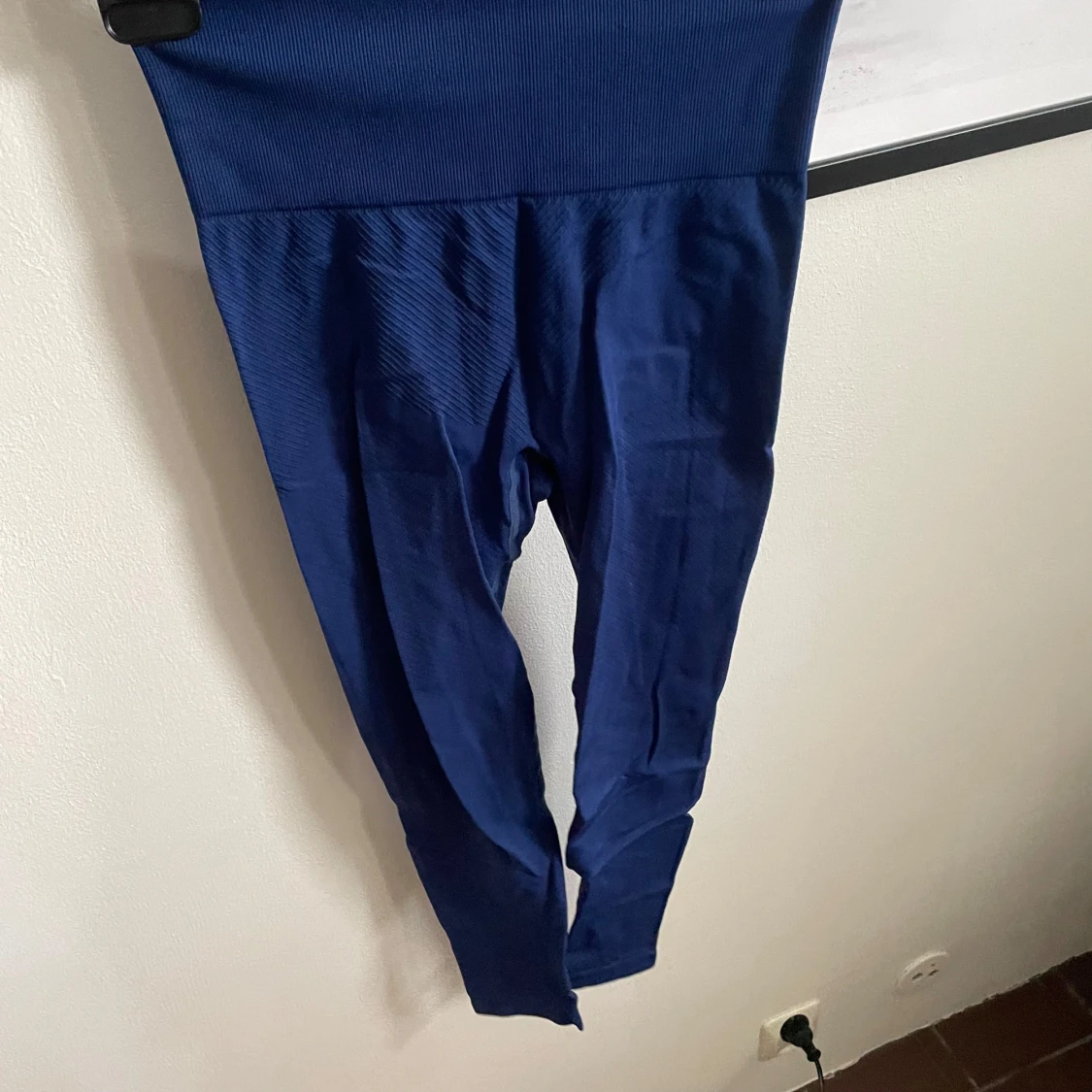 Mörkblå seamless leggings med scrunch - 2