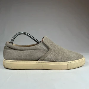 Brunello cucinelli Loafers - Säljer nu dessa tvär feta Brunello cucinelli skor. Riktigt feta inför sommaren. Skorna är storlek 41. Hör av dig vid intresse!🙌