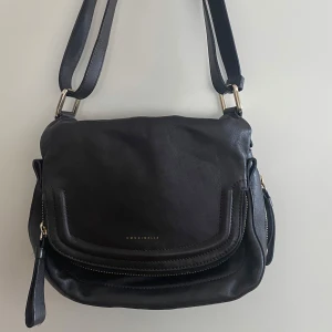 Väska - Tveka inte med att fråga :)