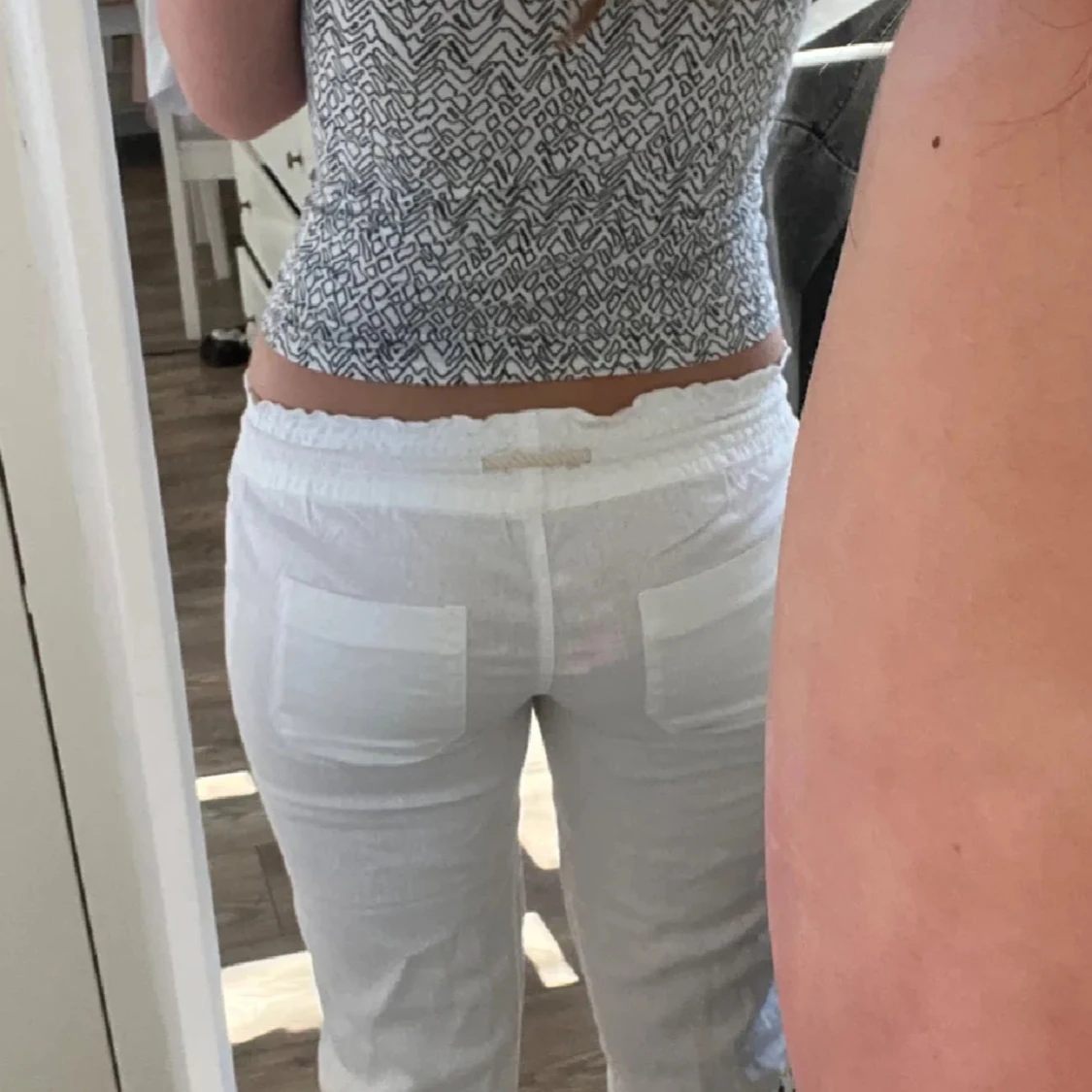 Vita linnebyxor med snörning - 2