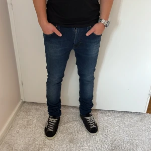 Nudie jeans Lean Dean  - Nudie Jeans | skick 9/10 | Storlek 32/34 | Pris - 499kr | Modellen är ca 178cm lång | Hör av dig vid minsta fråga eller fundering!!
