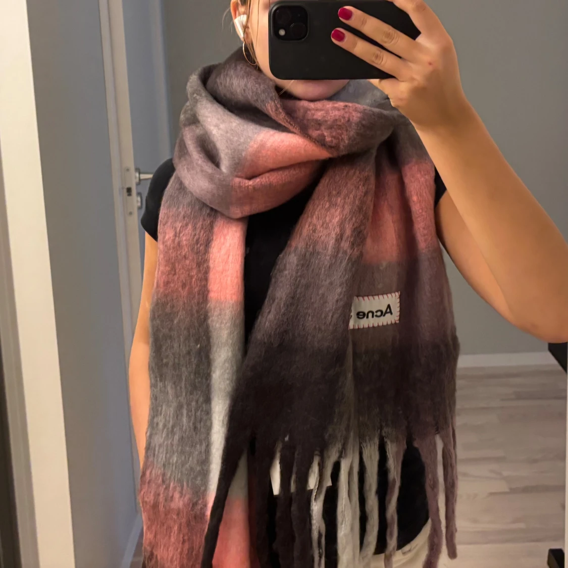 Rutig halsduk från Acne Studios