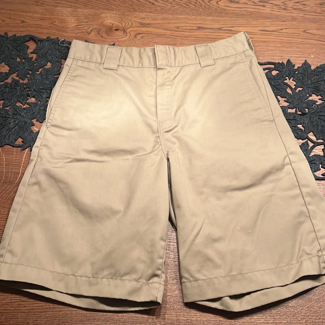 Beige shorts från Carhartt - 1