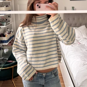 Stickad tröja  - Så fin randig stickad tröja 