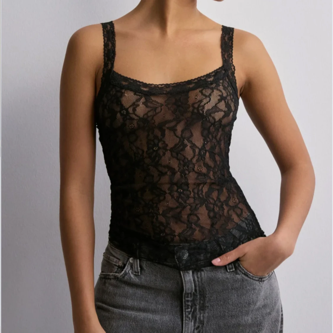 Svart spetslinne från Nelly XS