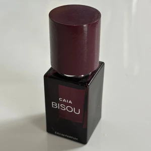 Caia Parfym - Säljer denna helt oanvända parfymen Bisou från Caia🤎 