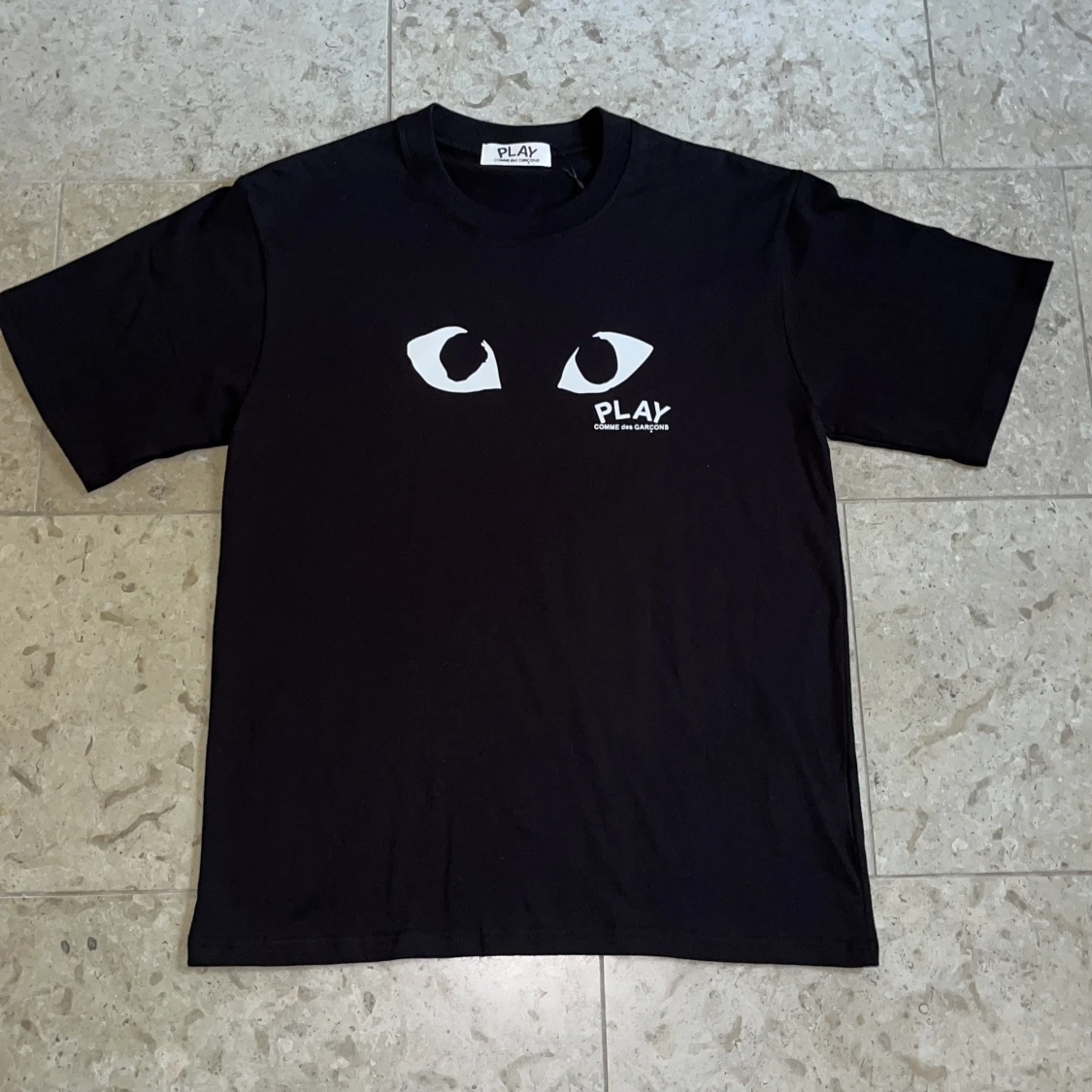 Svart Cdg Play t-shirt