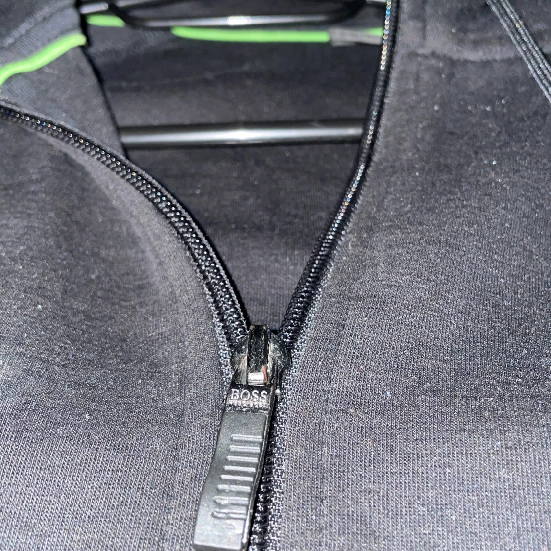 Svart hoodie från Hugo Boss - 2